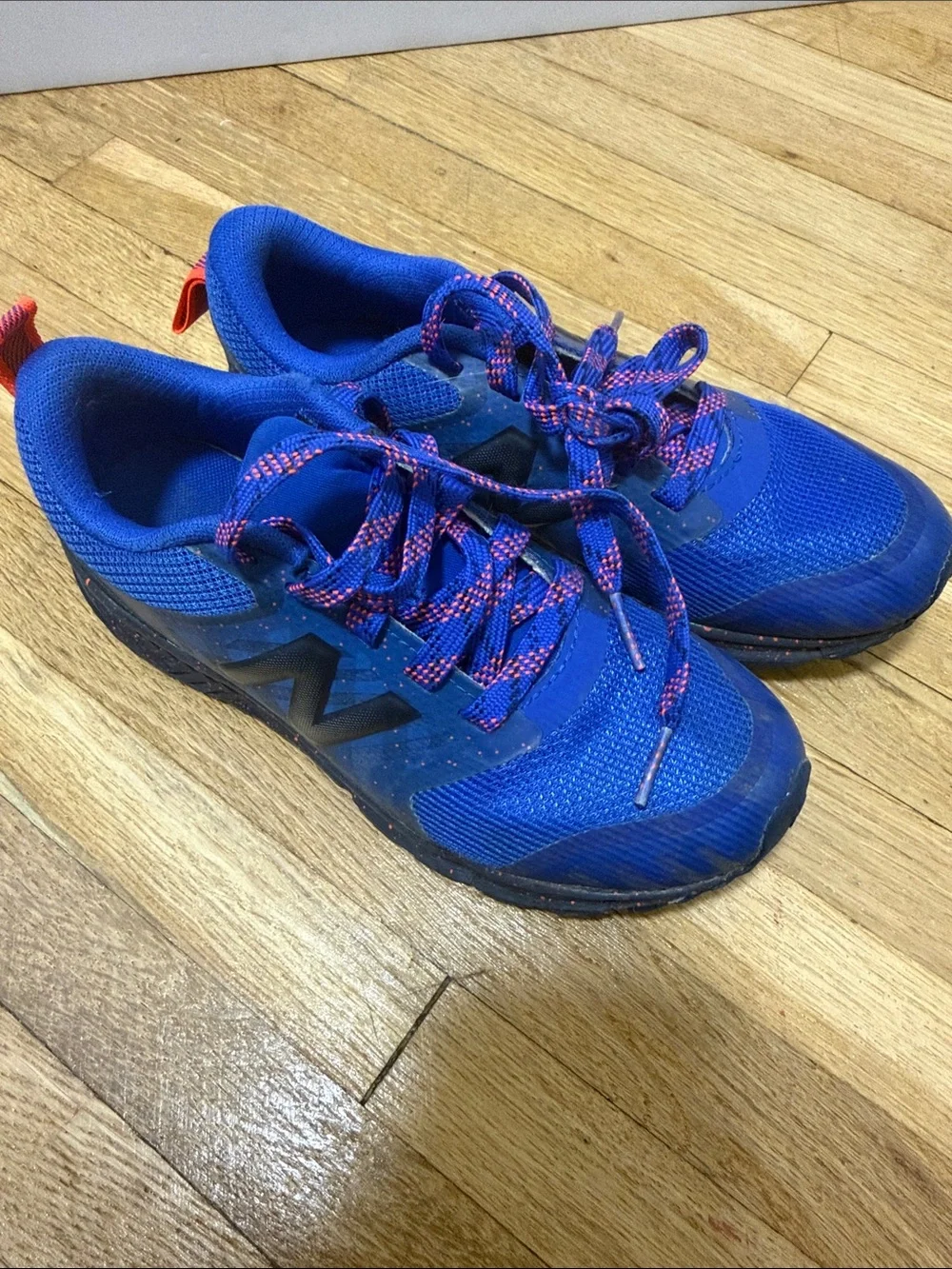 New Balance Kids Royal Blue Sneakers with Pink-Patterned Laces